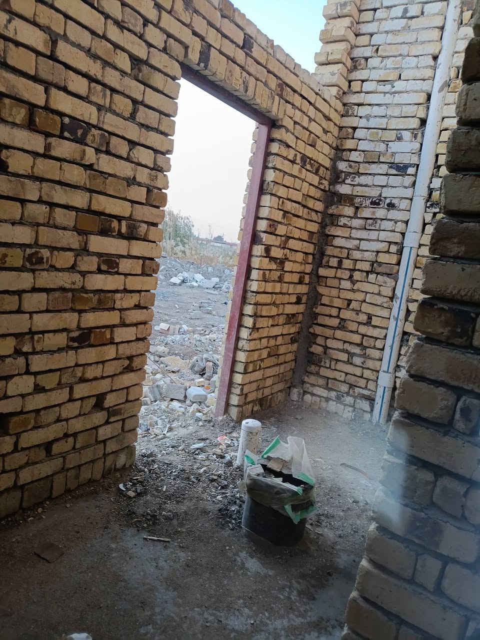 السلام عليكم. 🌿
عمارة للبيع

▪️ المساحة: 150 م

▪️ الواجهة: 6 م

▪️ النزال: 25 م

▪️ شغل درجة أولى بإشراف مهندس

▪️ طابو زراعي – سند 25

🔹 الطابق الأول: قاعة مفتوحة + صحيات نساء ورجال

🔹 الطابق الثاني: مصعد ونج الأغراض + مكتب + شقة... 

العنوان +معاره أولا لاستدار علي جهه اليسار 

📞 للاستفسار: ***********
