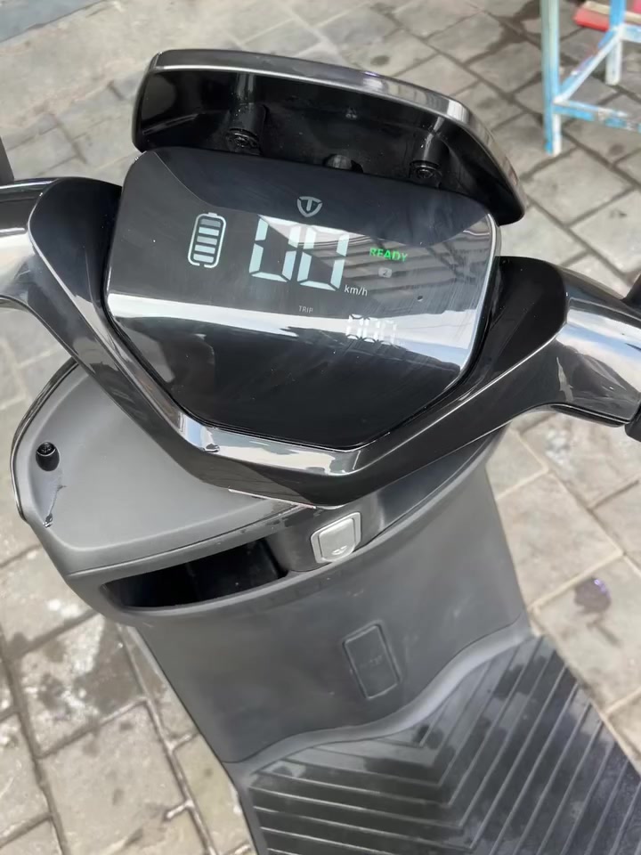 دراجة TAILG
مديل2026
مستعمل  اخت الجديده
المواصفات
6 باتري 
مللف 1500
تمشيك 60كيلو بالشحنه 
سرعه 60
سويجين وبصمتين 
وباقي المواصفات معروفه 
‎السعر دز رساله ويجيك السعر بلخاص 
العنوان بغداد شارع فلسطين قرب فلكه المصرف ***********
