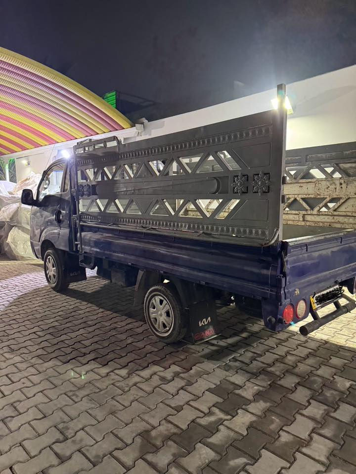 السلام عليكم للبيع كيا حمل مديل2008 كصه متؤمه وكامله اربيل طبق الاصل وحصه كاز السياره حلوه وجديده وجاهزه تبريد والمكينه وكير جدد فقط الامرايه جهة السايق مكسوره كير أوتوماتيك سعرها 65 وبيها مجال مكانها نجف ***********
