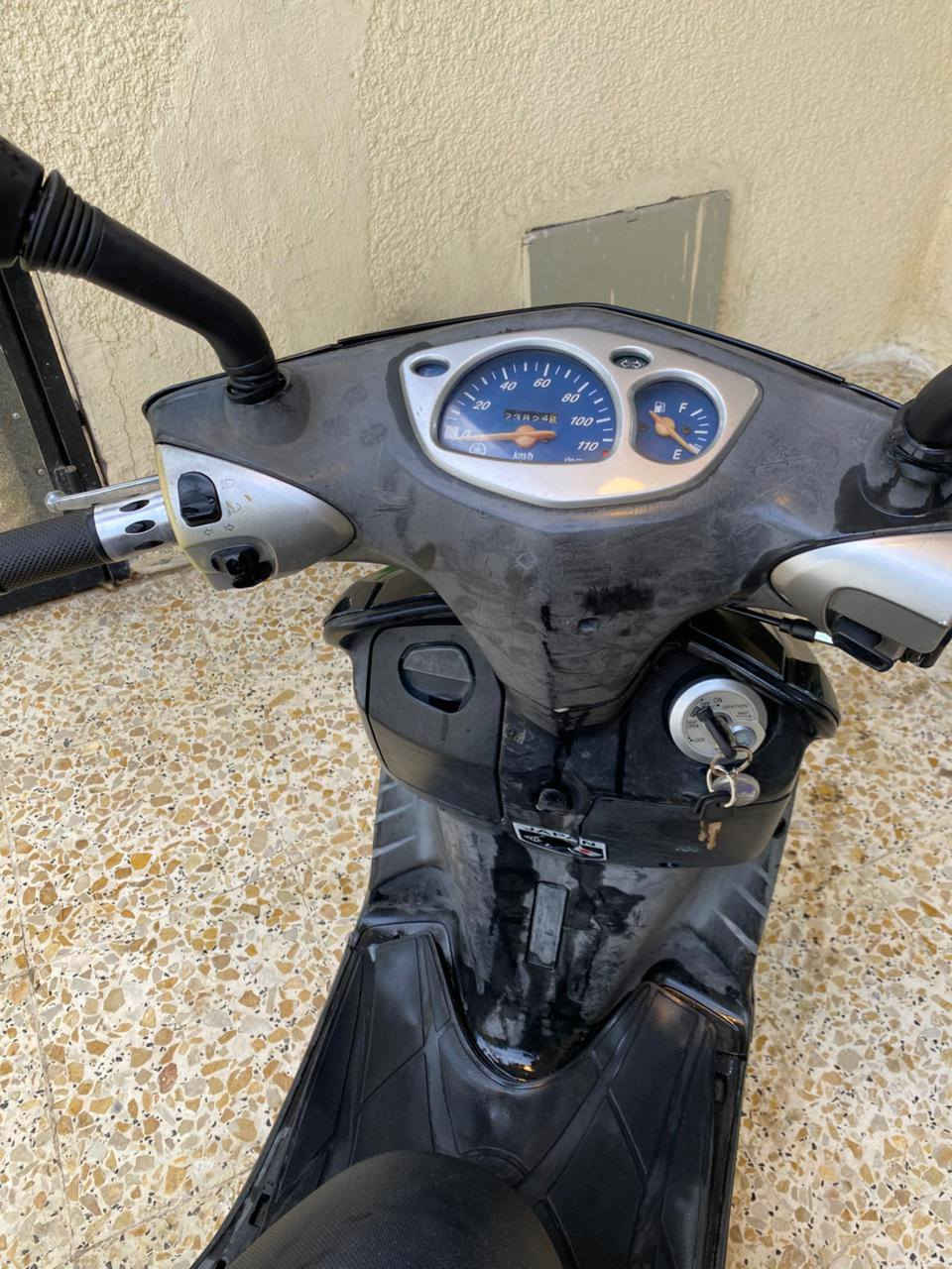 السلام عليكم ورحمه الله دراجه سكنس 110 ستان كهربائي الدراجه على البلاد وعلى دينه لوني فيلي مكاني بغداد مدينه الصدر السعر 650 وبيها مجال الاتصال على الرقم ***********
