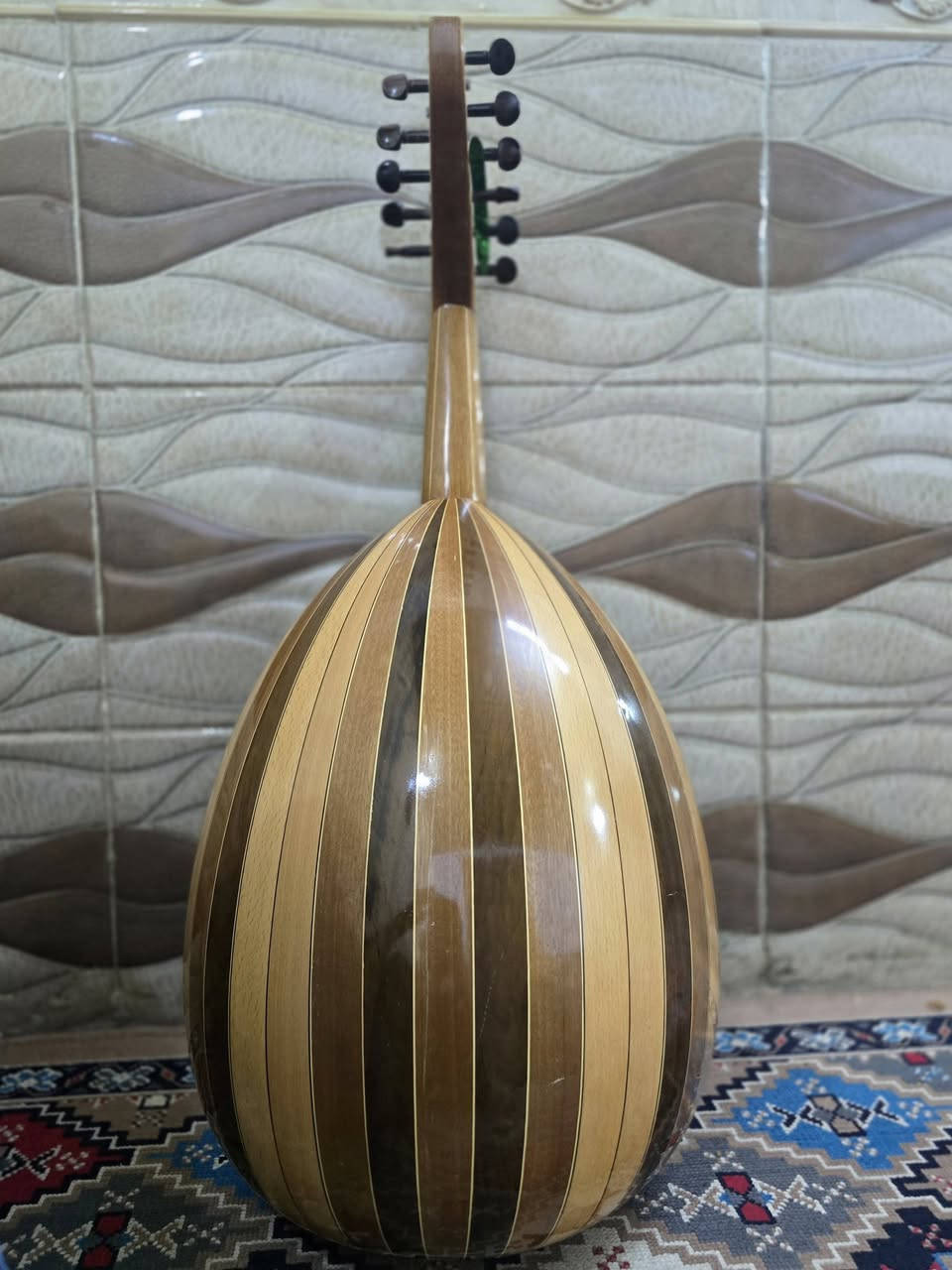 عود صناعه معن البصري تفصال 
اوتار نوع كروشنر 
الضهر ميبدل وصندل ومهولبي
الوجه سيدار غامض
السعر 650 الف 
للأستفسار ***********
