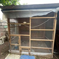متاح للبيع قفص خشب الارتفاع مترين والعرض مترين والنزال متره وربع السيم...