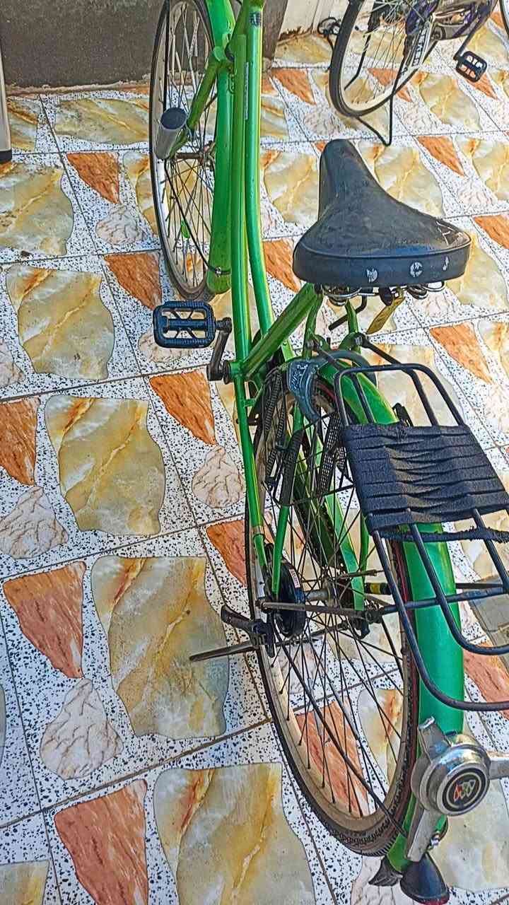 سلام عليكم بيسكلات فول نضافه
للبيع 

لاخضر مديل 21  سعره ب 90 

والثاني لون بيذنجاني مديل 22 سعره 125 

اسعارهن قفل  متوازي عل بيعتهن

رقم ***********
