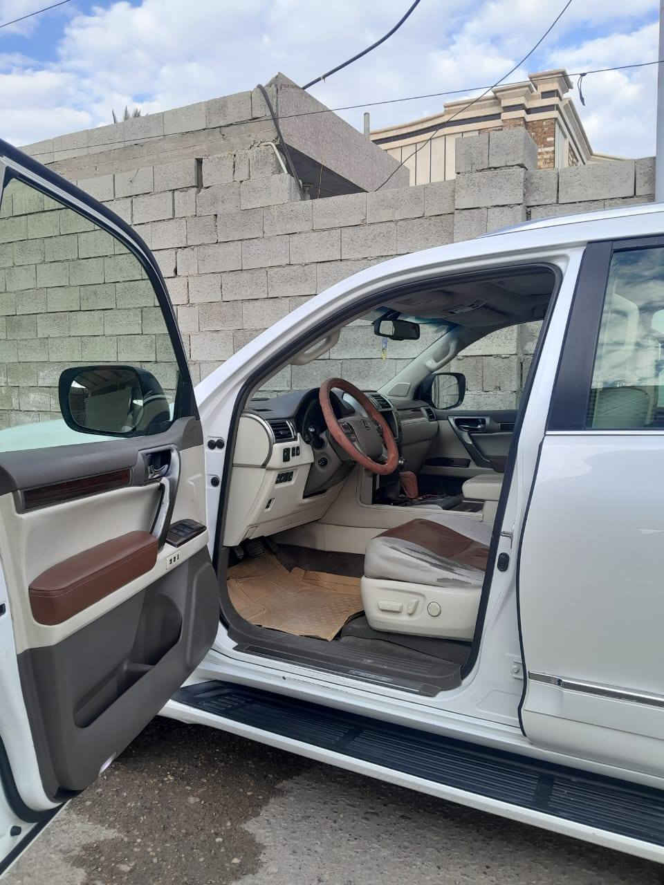 وين الجنايه اوجماعت الرقم المميز 
تحفه للشراي لكزز برادو موديل ٢٠١٠ محرك ٨سلندر خليجي كير مكفول والمحرك رقم مميز انبار  سياره محدثه فقط دعاميات اولايت اوبيها طخه بخشم الجاملغ مكفوله لغود شواصي تكم من ضربه اوقطره صبغ مابيها فول ميحتاج اذكر مواصفاتها معروفه واحد علا واحد  السياره جوبلس هواء الشراي فقط يتصل *********** السعر المطلوب ٣شدات اوبيها مجال للشراي تجي اتكلب اوتشلع اعيوني الشراي السياره اترايك ٢٢٠ للبيع فقط بدون مراوس
