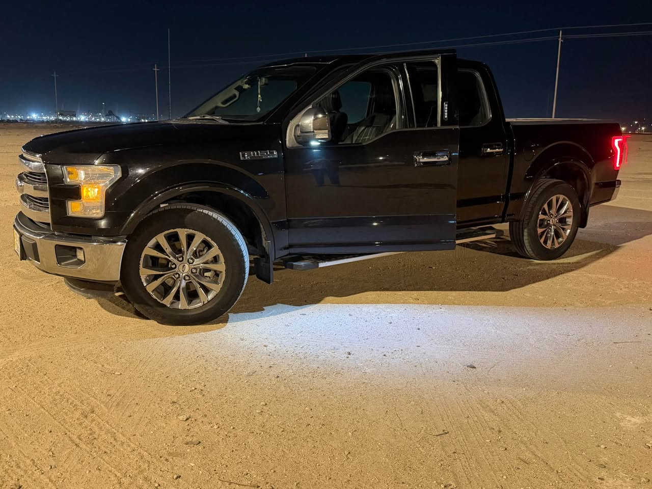 السلام عليكم فورت f150 خليجي فول 
مواصفات 
سياره مكفوله +مغلفه نانو ضد الشخط 
بصمه 
رادار 
كامره خلفيه 
حساسات 
شاشه  المس 
كشنات كهرباء +تتفئه وتبريد 
تحكم ستيرن 
تتفه وتبريد 
مريات شفط 
منضومه زنون 
تشغيل عن بعد 
رقم بغداد مشروع وطني تحويل ثاني يوم وين مايعجبك سنويه جديده ورقم جديد 📲تلفون *********** الزبير, البصرة
