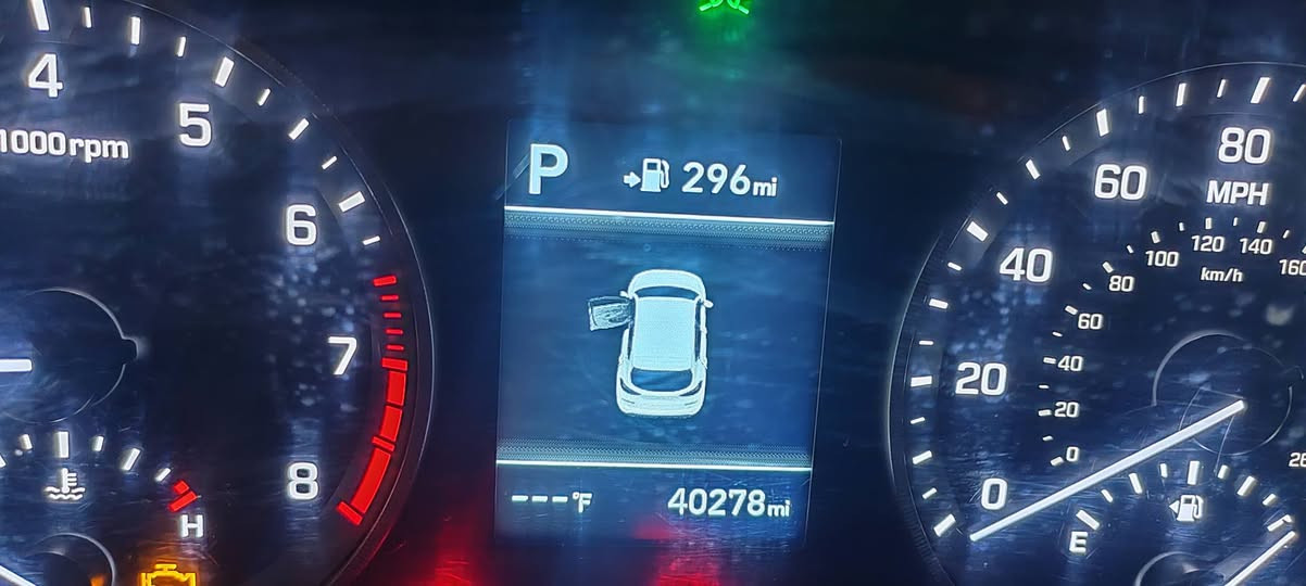 توسان 2020 وارد امريكي 5 راكب رقم بغداد باسمي تحويل مباشر سنويه شهر الثامن2026 محرك 2000 Gdi مواصفات نص فول حادثها من امريكا قطعتين بنيد مبدل وجاملغ ايمن مصبوغ وبالعراق بارد خفيف بدون صبغ بالجنطة فقط ذني بيها ماشيه 40 قابل للزياده..السياره برغي نقص مابيها على وضع الشركه سعرها 157 بيها مجال بسيط ابيع شرط التحويل مكاني كربلاء


**إذا كنت صاحب هذا الإعلان وتريد حذفه لأي سبب، رجاءا أرسل رسالة إلى الدعم الفني**