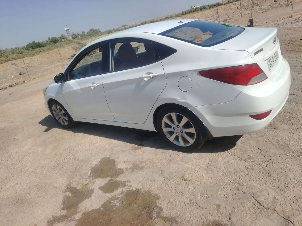 سلام عليكم سياره للبيع اكسنت خليجي  موديل 2012  كفاله عامه يبه صبق ب الجاملق الخلفي سنويه ٣١ ارقام النكليزيه تخم تاير حداديه جديده كير مكينه خير مكينه 1600 سعر 80 وبيه مجال قليل ***********
