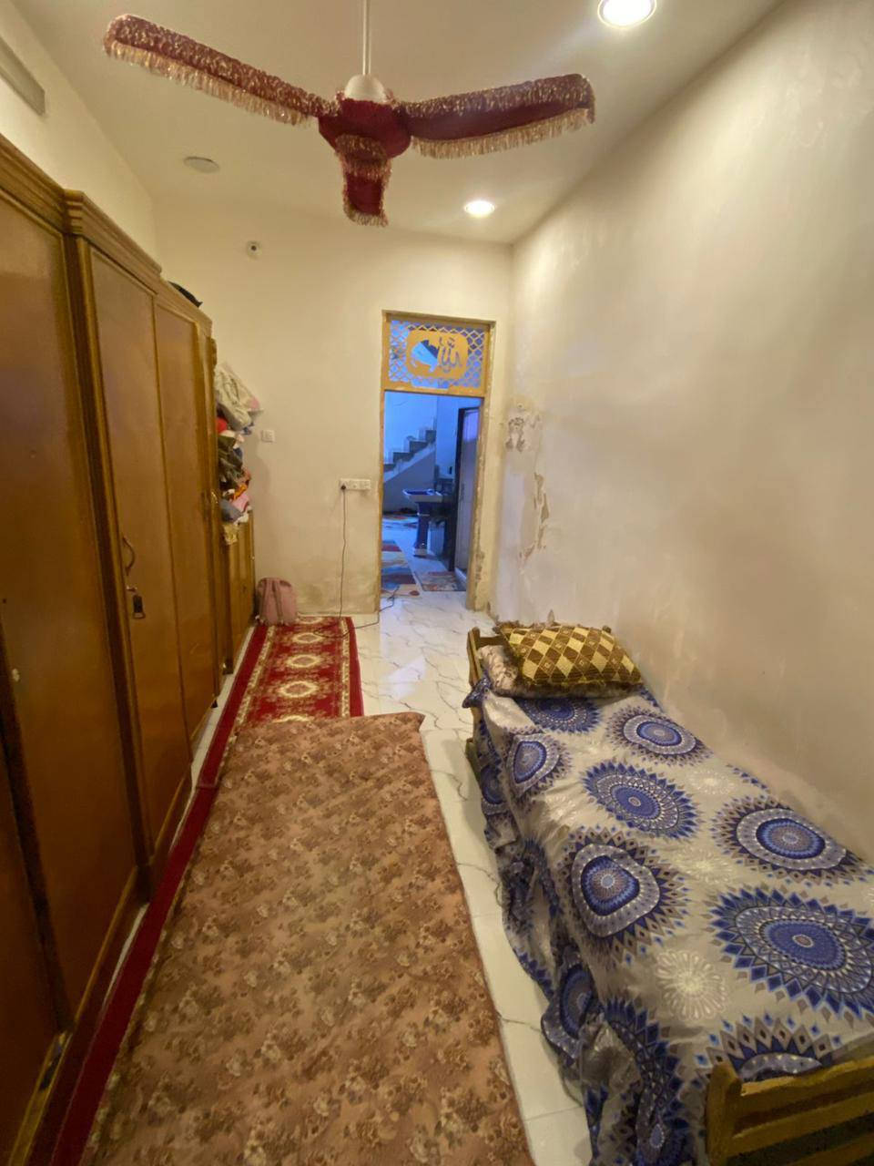 مشتمل للبيع مساحة 120متر واجهة 5 نزال 24 متر  استقبال حولي مطبخ خدمات
غرفة نوم طابق الثاني ثنين غرف نوم خدمات العنوان
الشعب حي جزائر المثلث 
للستفسار مكتب الاصدور للعقارات 
***********ابوعلي 
***********ابو كرار
