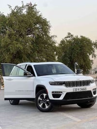 للبيع Jeep Cherokee 2025 🇺🇸 المواصفات: • وارد أمريكي • محرك هايبرد مع ...