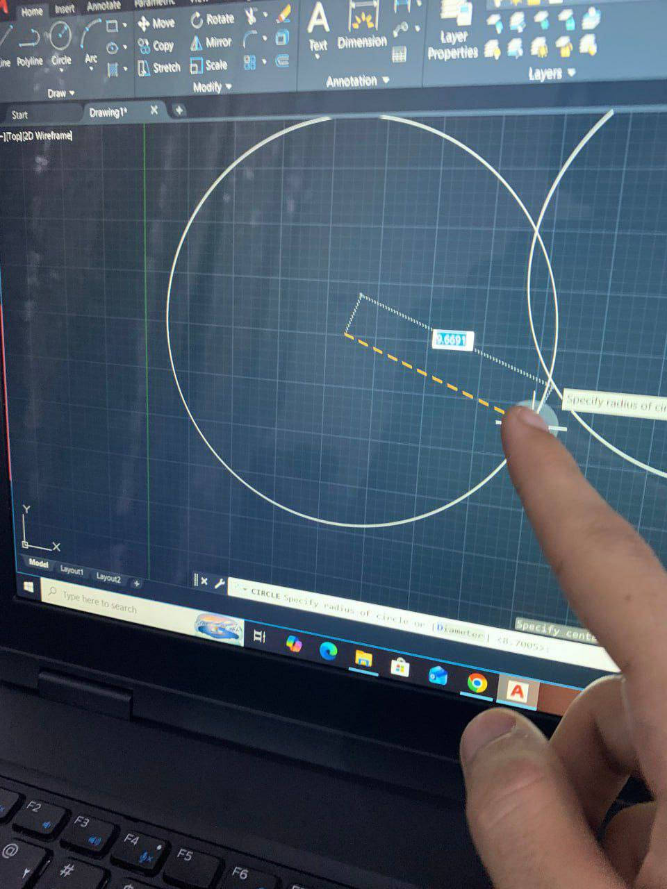 لابتوب Dell precision 3520
‏شاشة لمس 💫
‏
‏مناسب للدراسة والتصميم والمونتاج والبرامج الهندسية القوية 🩵 وكذلك قويه للالعاب 
‏
‏المعالج / Core i7 7820HQ جيل السابع 
‏
‏كرت خارجي / NVIDIA QUADRO M620 2GB 
‏
‏الرام / 8GB DDR4 
‏الهارد / 256GB SSD M.2 
‏الشاشة / 15.6 INCH FHD TOUCH SCREEN 
‏دقة عالية + لمس ✨
‏منصب بيها برنامج الاوتوكاد نسخة 2021 مال جامعات مجاناً ومفعل يدوياً 🌹
‏
‏ملحقاته كاملة ( شاحنته الاصلية،  حقيبة،  ماوس،  ماوس باد)  
‏
‏السعر 435 الف مع التوصيل
‏
‏+ ضمان 10 ايام في حال وجود خلل او مشكلة
‏
‏متواجد ماسنجر
‏واتساب ***********
