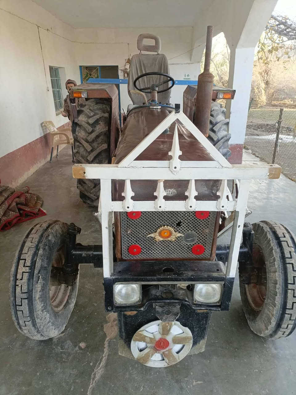 السلام عليكم اخوان تنكتر عنتر للبيع موديل 86 للتواصل على الرقم ***********
