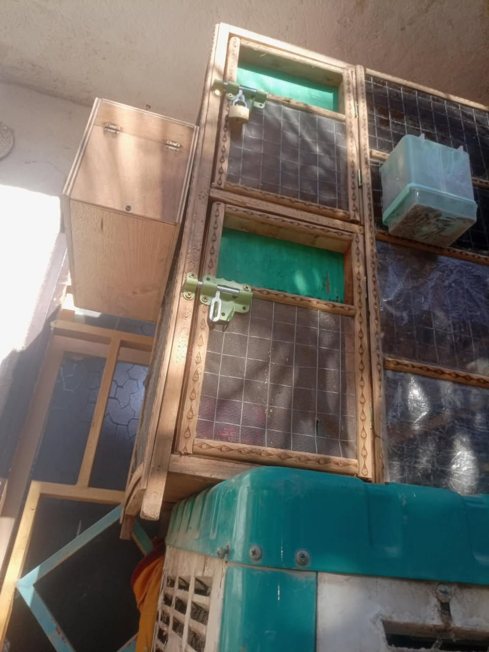 قفص طابقين نضيف 35 وبيه مجال لتواصل واتساب *********** كربلاء الحر
