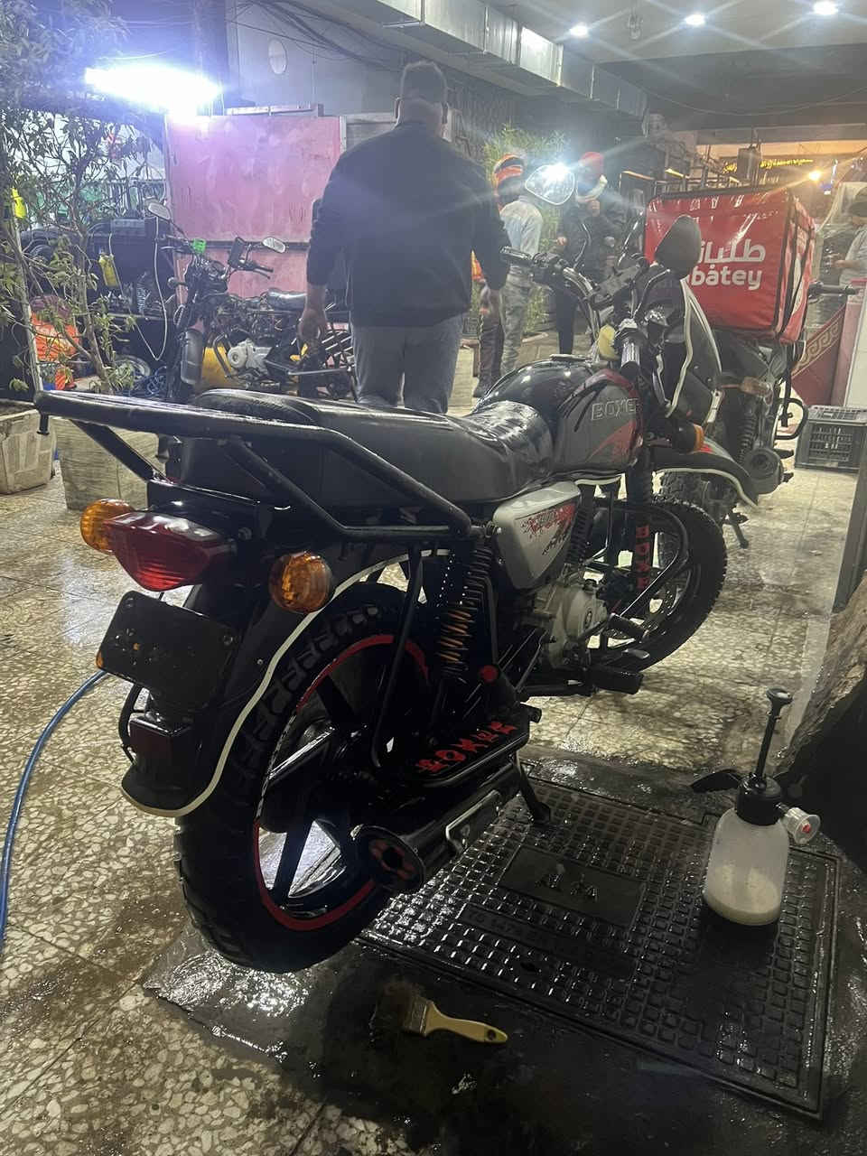 سلام عليكم 
بوكسر ٢٢ دراجه رقم وسنويه إنكليزي بسمي 
دراجه عله إيدي ودهن كله امزويل 
عارضها ب ٢ قفل

+964 771 281 0333
