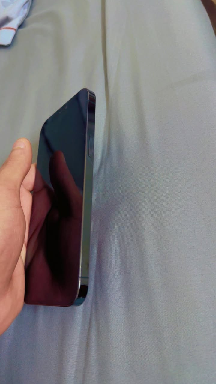 سلام عليكم 12برو ماكس جديد مكفول
جهاز مال بيت مامتعوب 
ذاكره128
بطاريه 94بلاديه 
مكفوول من كلشي جهاز نضيف 
شرق اوسط 
سعر 500 مجال 
مكاني بغداد 
تواصل ***********
