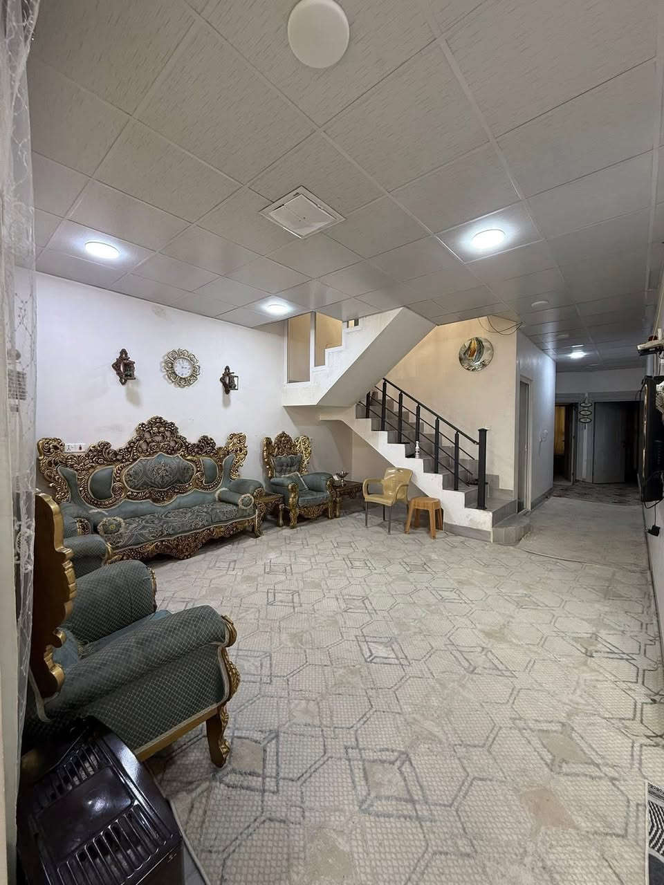 اعلان رقم (1836)📢📢📢
————————-
دار للبيع  150 متر طابو صرف 
فول سيراميك بناء حديث 
غرفة نوم عدد 3 مع هول استقبال مطبخ صحيات 
الموقع شورجة 
قرب مدرسة شورجة 
الموقع مميز 
سعر مناسب 
استفسار 
***********
***********
