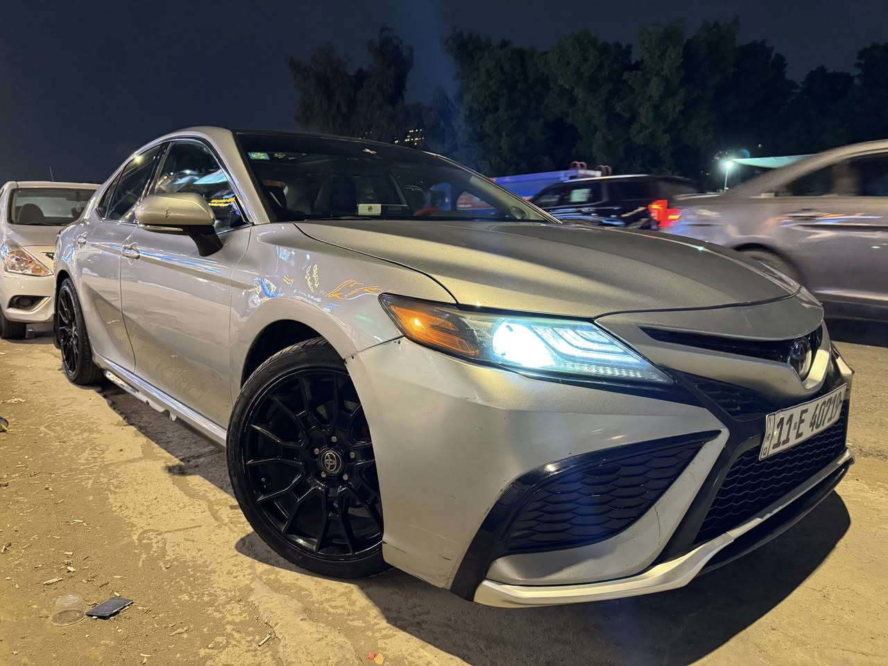 السلام عليكم .. كامري موديل 2021 XSE فول 1/1 وارد امريكي وصور الحادث مرفقة بالمنشور  بصمة تشغيل كراسي كهرباء 4 كامرات رادار امامي وخلفي وجانبي كشنات جلد تدفئة وتبريد بالكشنات شحن واير ليس تبريد قطعتين حساس امامي خلفي تدفئة بالستيرن سايد بريك بصمة سستم سماعات jBL مكينة 2500 وبعد هواية مواصفات اخوان سيارة كير مكينة صدر كلة بشرط  ماشية 64 الف مايل .
السعر 173 ورقة وبيهة مجال مكاني بغداد المنصور  .
سيارة رقم بغداد معوقين شرط الوكالة 
حادثها كما موضح بالصور صبغ جاملغات خلفية وقبق صندوك
اتصال ***********
  واتساب ***********
