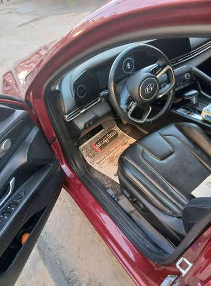 السلام عليكم النتره للبيع موديل ٢٠٢٤ مواصفات فول حادث خشم جاملغ الايمن بدون دواخل وبدون صبغ غير متواجد على الفيس رقم *********** مكان الامين
