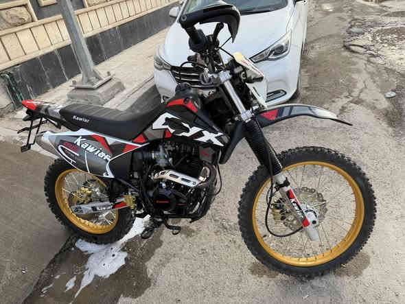 قفاز كاويار 2025 مكفول كفاله عامه السعر 1500بيهة مجال بسيط ***********
