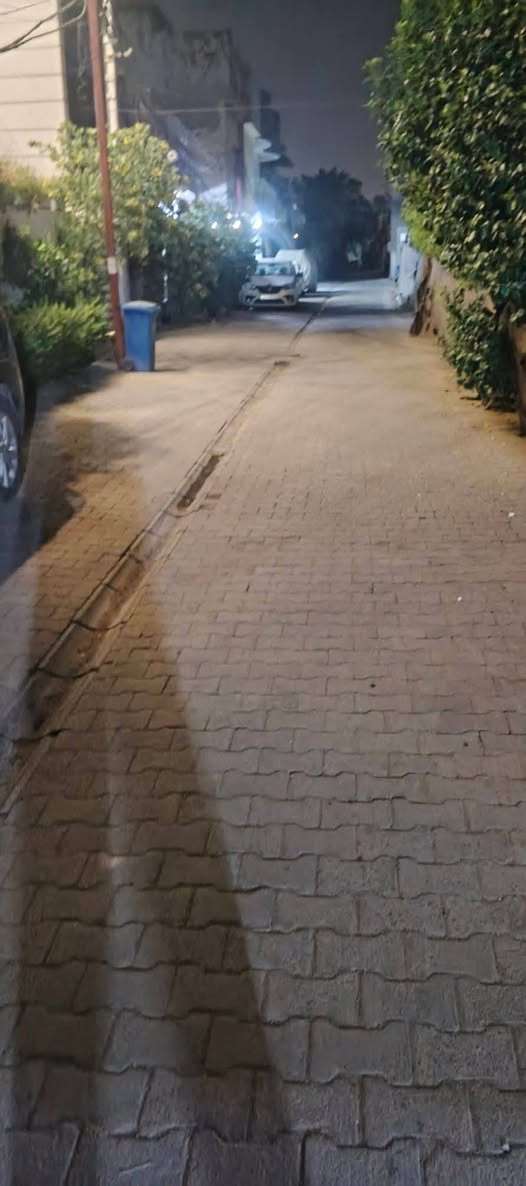 دار 50متر قيصريه  طابقين
زراعي شارع المقرنص خلف سوق السمكه  شارع البرزنجيه 
السعر 105,وبي مجال 
***********

