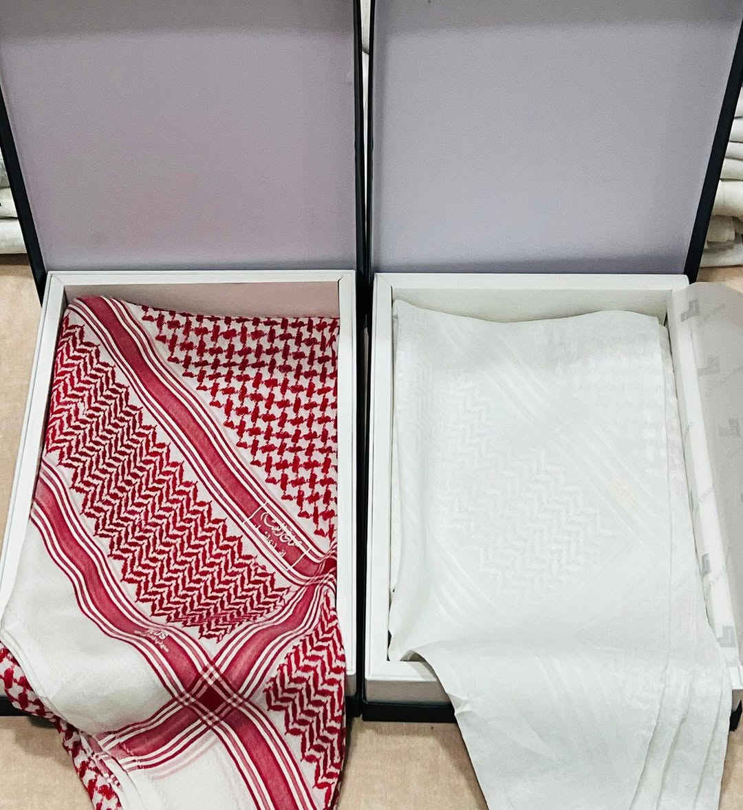 وصول وجبة جديده من الشماغ السعودي الابيض والاحمر البالة المستورد نضافة ١٠٠٪ 
وبسعر جداااً خرافي ١٠ الف فقط 
متوفر توصيل لكافة محافظات العراق 5 الف 
للتواصل. واتساب ***********
العنوان الانبار -عامرية الصمود -بناية حرج عبود -مجاور مكوى العامرية
