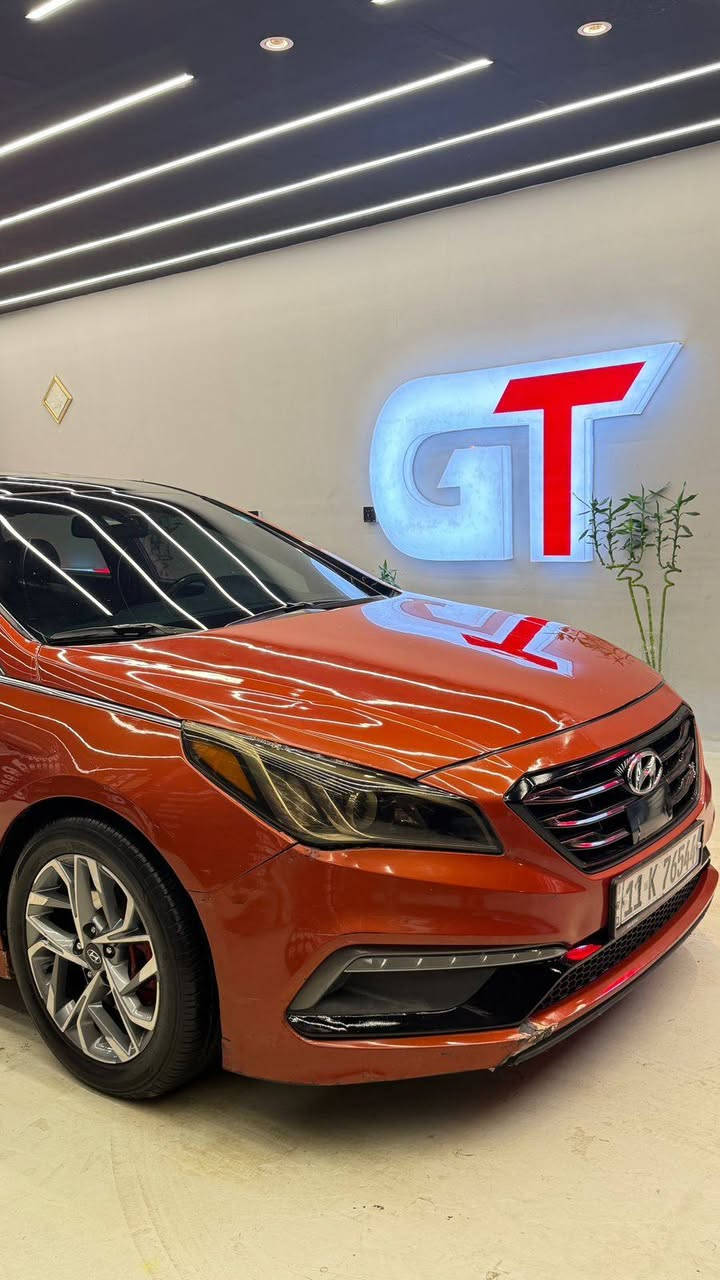 هونداي سوناتا 2015 وارد امريكي لمتد أعلى فه 
رقم بغداد   
سياره مواصفات فول 1\1
بصمه تشغيل و ابواب و صندوق 
فتحه سقف بنوراما 
كشنات جلد + كهرباء + تدفئه و تبريد 
محرك 2000 تيربو
رادارات جانبيه و خلفيه 
تحديد مسار و قياده ذاتيه
بردات خلفيه 
لد امامي خلفي 
انضمه قياده 
نضام اوتو هولد 
سايد بريك بصمه 
حفض وضعيات الكشن 
تبريد قطعتين و الأمامي مناخ منفصل
شاشه كبيره + كامره + نضام صوت انفنتي 
ستيرن رياضي حرف D مع شفتات كير
وبعد بيها مواصفات السياره نضيفه و جاهزه ماشيه 124 الف 
بيع أو مراوس
مكان السيارة بصرة دور الشرطة 

 للإستفسار ***********
