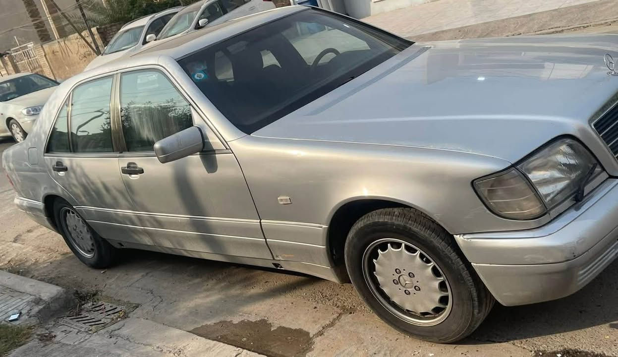 من رخصه الادمن ممكن توافق 

مارسيدس شبح موديل 95 ((((بلاديه )))))غرفه نظيفه جدا مخمل فول مواصفات فتحه بالسقف حداديه جديده كليا  دبل فيت بمب جديد  طخم اطارات محرك حجم 320 خراطيم جديد السياره ماناقصها شيء  اريل ويا التشغيل مال جناي بغداد دولي وبأسمي عنوان بغداد
للبيع فقط 
السعر 90 

لاستفسار ***********
