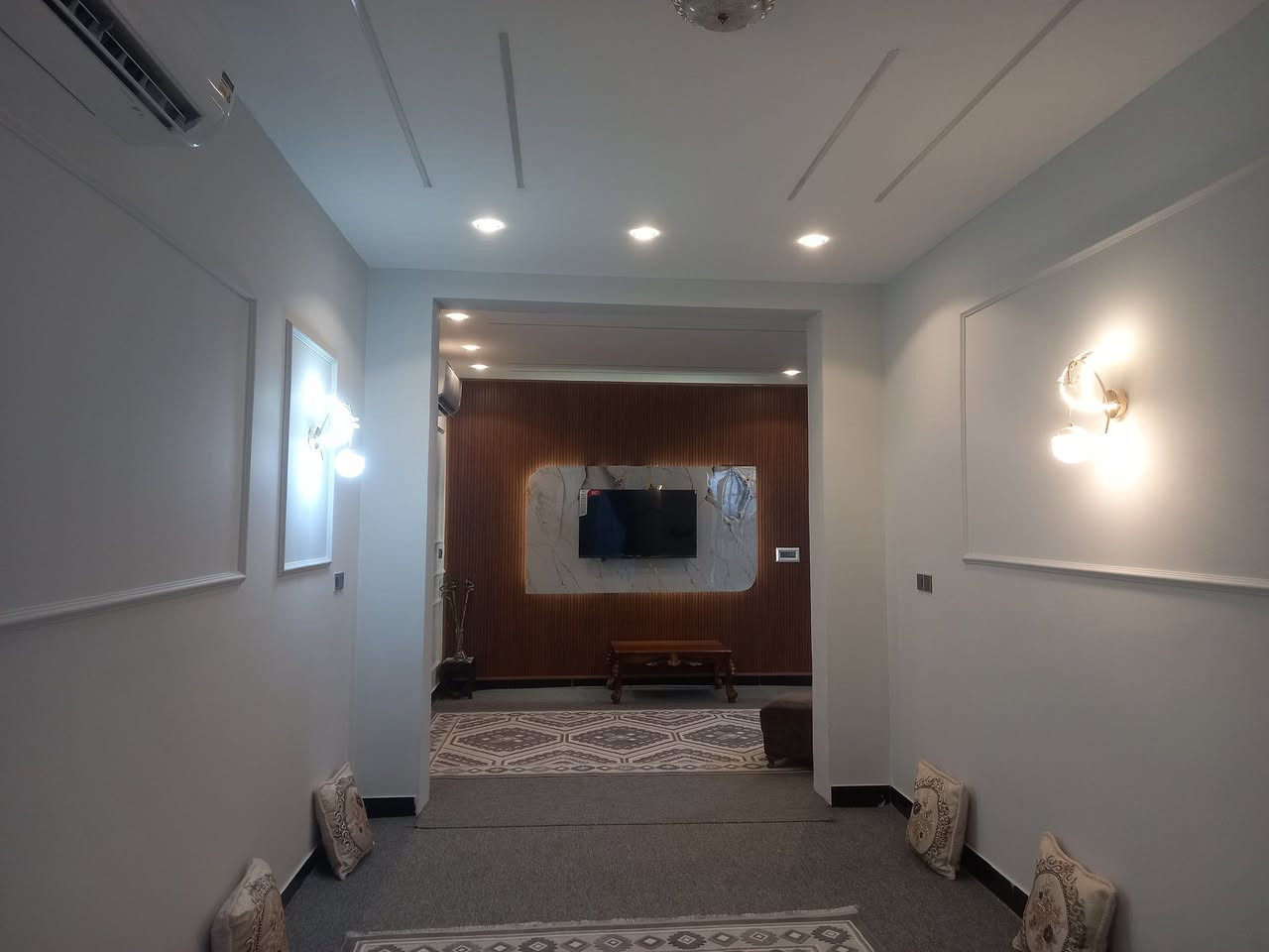 يالله دار للبيع  حي الزيتون قرب قاه سوفانا  ثلاث بيت عن الحولي مال ابو مهدي المهندس المساحه ١٠٠ متر طابقين بناء درجه اولى ٢٠٢٥ كافت الخدمات سند ٢٥اقرار محكمه التوأصل ***********
