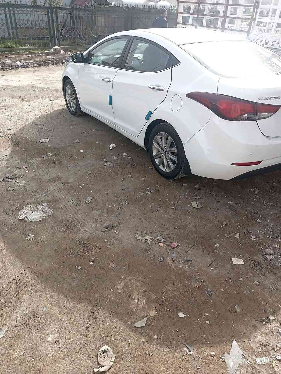 الانتره خليجي
فول مواصفات
فتحه شفط مرئ
موديل 2016
سياره مكفوله 
بيه شبر بارد جاملغ خلفي بجه السائق
شبر تكحيل بل بنيد فقط 
كير مكينه مكفول 
سياره ماشيه 146
رقم بغداد مشروع وطني 
بسمي السياره
وباقي التفاصيل اتصل ودلل 
***********
