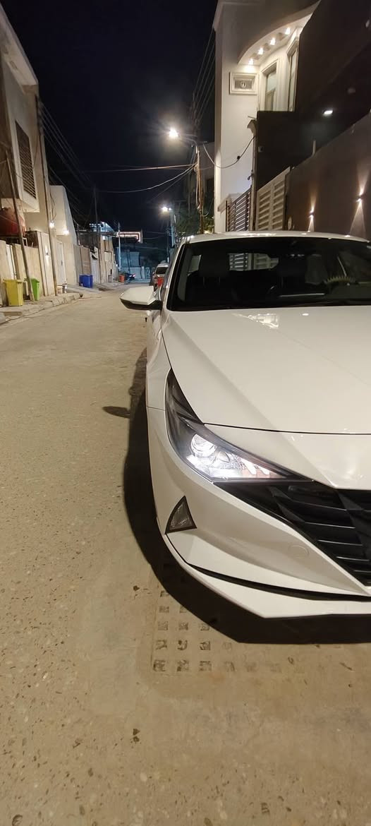 النترا 2023 كوري مو صيني، محرك 1600 AT ماشية 19 الف المواصفات الستندر سويج وتنته وكامرا خلفية وشاشة شد، ارضيتها مغلفها جلد وكشنات جلد هم
مكفولة كفالة عامة وجديدة بيها بس طخة بالدوسة جهة العبري وبعدني ما مسويها و صدعتين صغار كلش بالقمارة، غير هذن شخط ما بيها 
السعر/ 170 ورقة 
السيارة رقم اربيل ومكاني بالبصرة
للاتصال/ ***********
