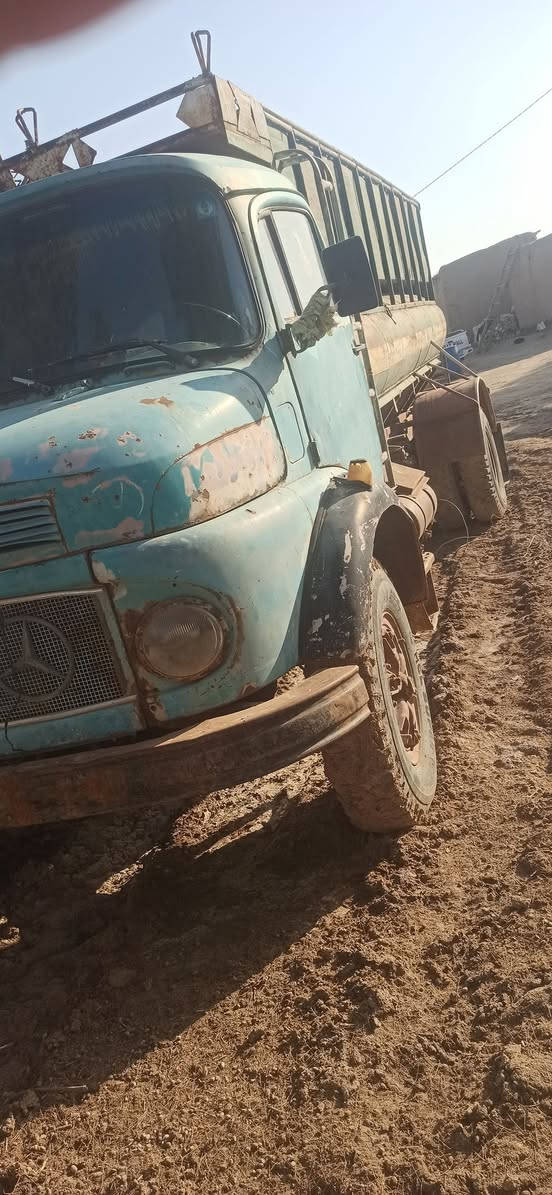 البيع أبو ردين موديل 1977مكان الحمزة شرقي تليفون ***********
