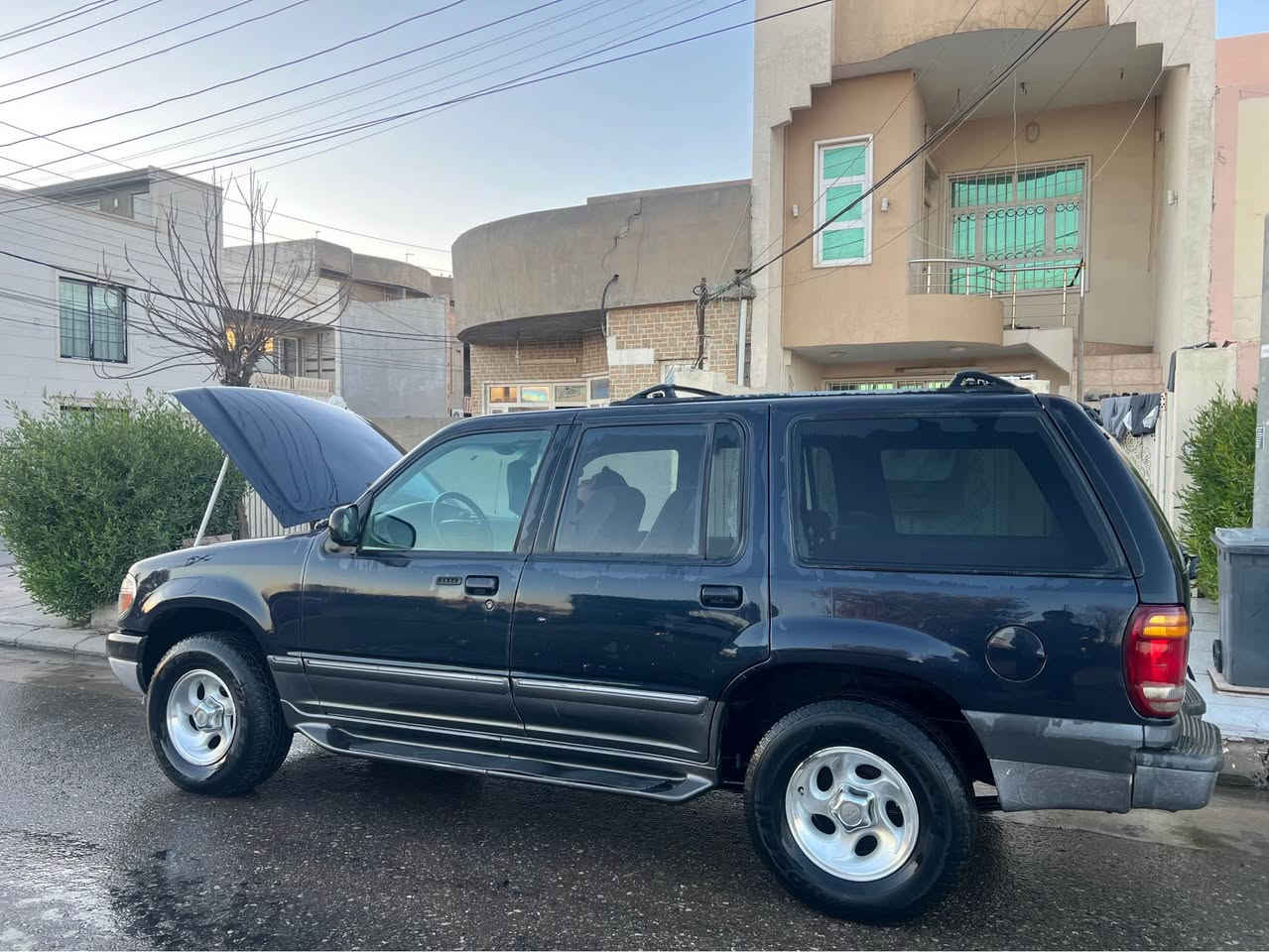 فۆرد مۆدیل ٢٠٠٠٠   سەیارەکە یەک دەستە بە سفری لەکن ماوەتەوە أربيل, العراق


**إذا كنت صاحب هذا الإعلان وتريد حذفه لأي سبب، رجاءا أرسل رسالة إلى الدعم الفني**