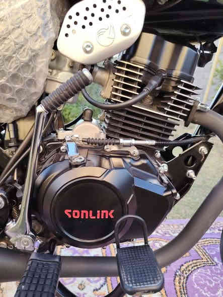 سلام عليكم دراجه للبيع موديل 2025 جديده ما طالعه دراجه سعره 950 بيه الدراجه ضاغطه وزنجر مكاني بغداد مدينه الصدر *********** وتساب موجود همين
