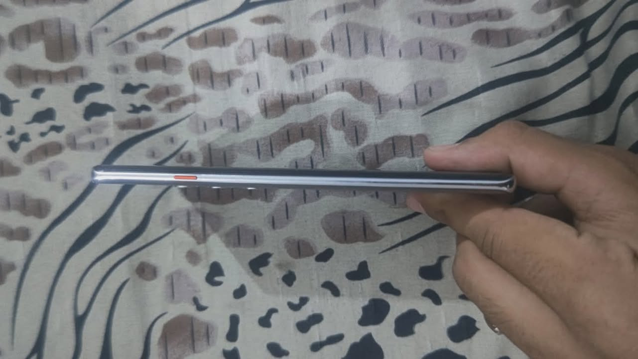 📱تكنو كامون 40 برو فايف جي
🔹ذاكره 256
🔹عشوائيه 8+8
🔹جهاز مستخدم نظيف جدآ  مع كامل ملحقات 
🔹 جهاز مناسب للاستخدام اليومي والتصوير
📍 العنوان: بغداد البلديات 
🔹 السعر:350 وبي مجال


**إذا كنت صاحب هذا الإعلان وتريد حذفه لأي سبب، رجاءا أرسل رسالة إلى الدعم الفني**