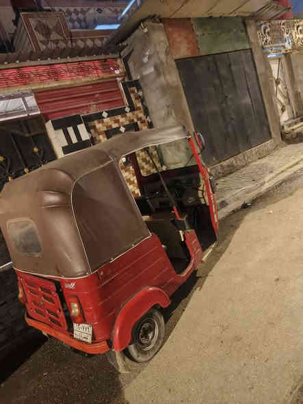 السلام عليكم تكتك للبيع 19 شهر 3رقم السنويه تكتك حلوه ونظيفه وسعر 4 و200 وبيه مجال ومكاني البصره الحيانيه شارع 60 وهذا رقمي***********
