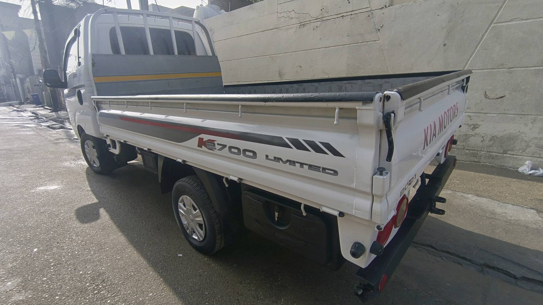 كيا بنكو موديل 2016  محرك 2700 بلادي
مكفولة كفالة عامة ضربة وكص وتبديل صبغ مكانات بصيطة 
شاصي مكفول 
محرك كير اكسن مكفول 
تبريد شقال 
تخم تاير امامي خلفي جدد 
حدادية جديدة
سيارة مامتعوبة علا وضع الشركة 
السعر 114  وبي مجال 
رقم بغداد  وطني تحويل مباشر. سنوية لغاية 27
مكاني بغداد مدينة الصدر الاورفلي 
رقم الهاتف ***********
