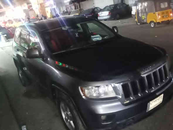 السلام عليكم ورحمة الله وبركاته
جيب لاريدو موديل 2012 بيها 3 قطع صبغ ابيع حزام مكان السياره بغداد شهداء البياع السعر 150 وبيها مجال 
***********
