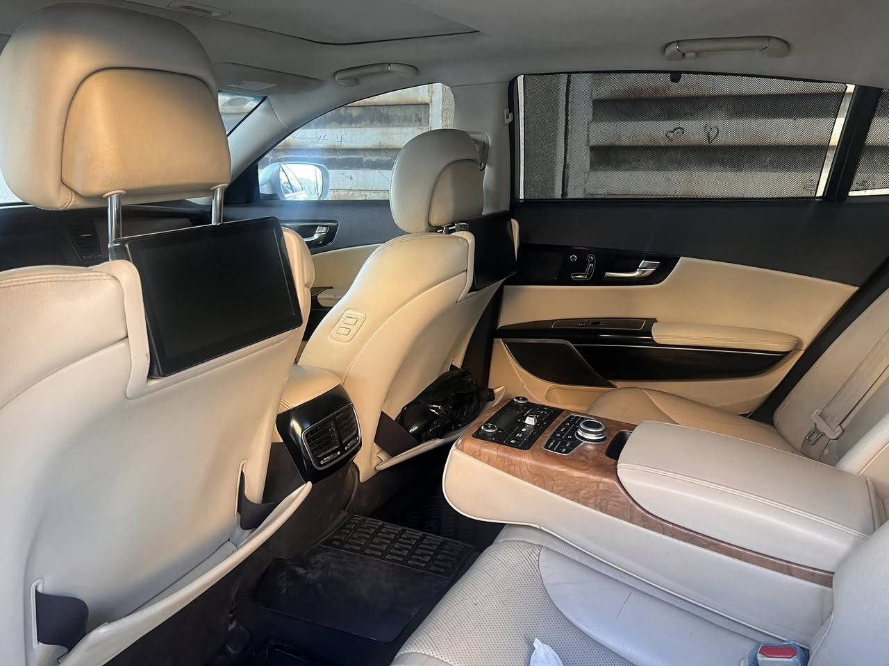 كورس للبيع موديل 14 سيارة نضيفة بيهة باب صدر وجوملغ خلفي فقط صبغ بدون حادث حدادية جديدة  155 رقم بغداد ماشية 141 فئة ثانية خليجي


**إذا كنت صاحب هذا الإعلان وتريد حذفه لأي سبب، رجاءا أرسل رسالة إلى الدعم الفني**