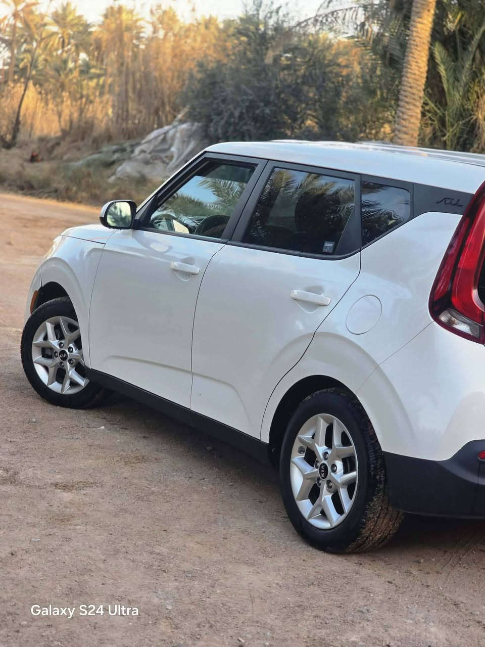 سلام عليكم لبيع كيه صول موديل 2021سياره حلوه وجديده  السعر 155
ما بيها حادث ورارد امريكي فقط دعاميه اماميه وراجعه نفسها سياره تخم تاير جديد مكينه كير كفالة مكينه 2000مكان كربلاء طويريج ام الهوه ***********
