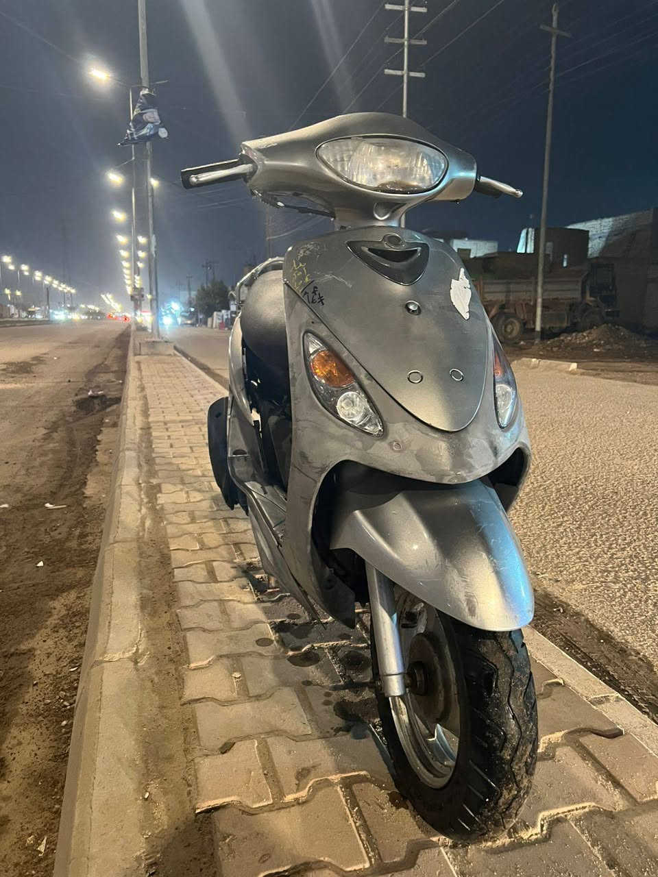 سلام عليكم 
منغولي رمبه. صاله شهر 
مختمه منطول للطول 
وشغاله منلايت للبكلايت 
 سعر 750…!
العنوان/العمارة عرضات فلكه القاضي 
اتصل***********
