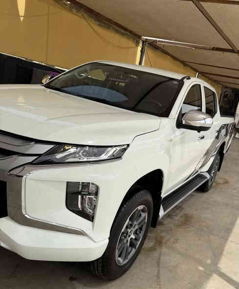 سلاو لە دۆستان پیکەپ قەزافی مۆدیل 2023 56 هەزار حەقیقی رۆشتیە کلین تایتل قنجی پیوە نیە قەپات مواسەفات 5کامیرە 360پلە ناو سۆر کوشین جلد بە کورتیەکەی فوول فوول گیر حادی دەبل ئەکسل بە شەرت گیرو مەکینە بە شەرت دەحامی لۆ دەحامی بە شەرت ***********تکایە ئەگەر موشتەرینی بیزارمان مەکە
