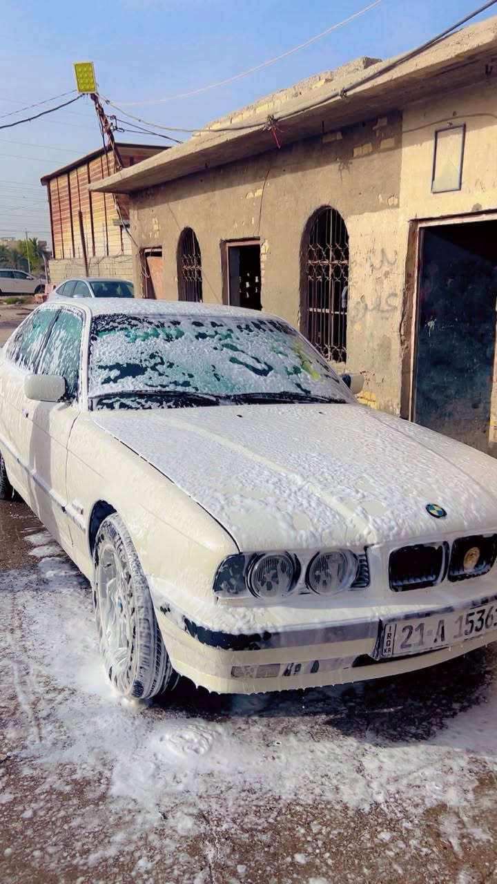بي ام للبيع 525مسكر بلادي كير عادي سيارا كفاله شلعه معدل فول ربع متصرف عليه ***********
