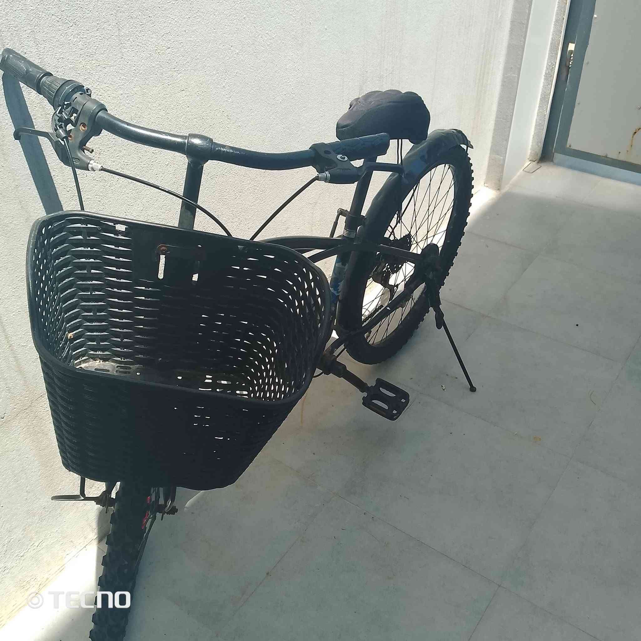 السلام عليكم هذة البايسكل للبيع السعر 85  وكلشي شغال


**إذا كنت صاحب هذا الإعلان وتريد حذفه لأي سبب، رجاءا أرسل رسالة إلى الدعم الفني**