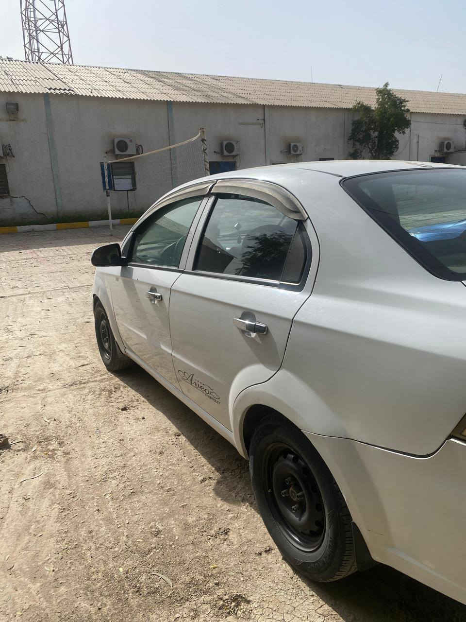 للبيع افيو 2011شركه عامه سعر 70رقم ***********
