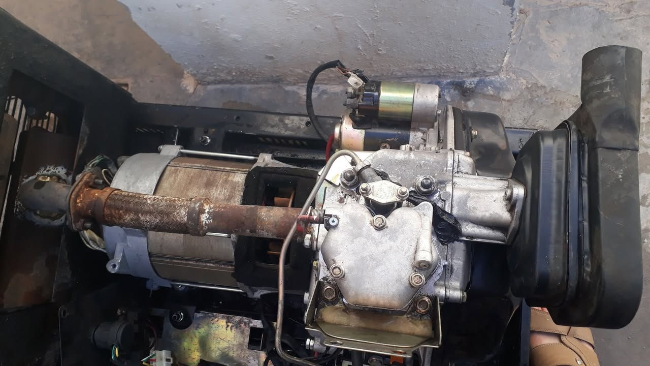 مولد للبيع نظيف كاتم الصوت المكان كلار 24 امبير السعر خاص ***********
