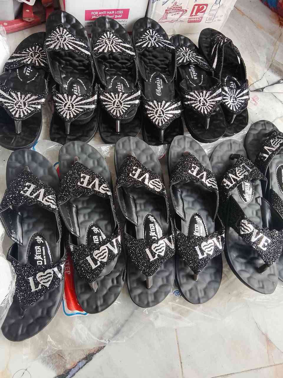 سلام عليكم عرض خاص شحاطة اصبع قياس من 36الى 40السعر بلاش فقط 2000 اوجبنالكم نعال حمام وزن خفيف جداً سعر بلاش فقط الف دينار عراقي لو اتلحك لولا عنوان تولفرش قريبا من مدرسة جرير مقابل مفروشات الامين للاستفسار الاتصال على الرقم ***********
