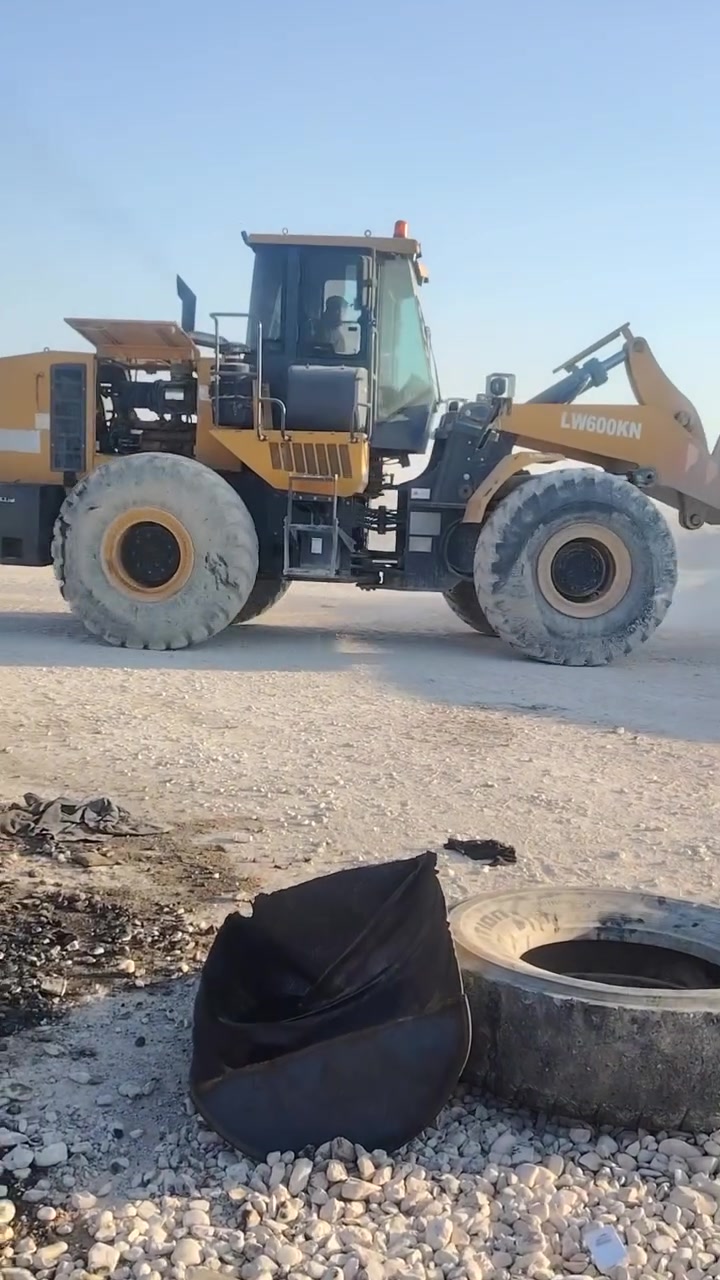 السلام عليكم فيتر شفلات صيني بالخدمه اطلع محافظات كير اكسل محرك جكات فجوج *********** والثاني ***********ابو علي
