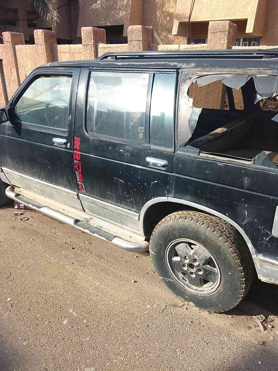 للبيع  سياره جيب موديل 94
محرك وكير veve teمحرك جنون ثنين ونص
تايرات جدد تخم رقم كركوك 
سنويه ورقيه 
رقم ***********
مكان السيارة انبار
لم اجد صاحب السنويه
