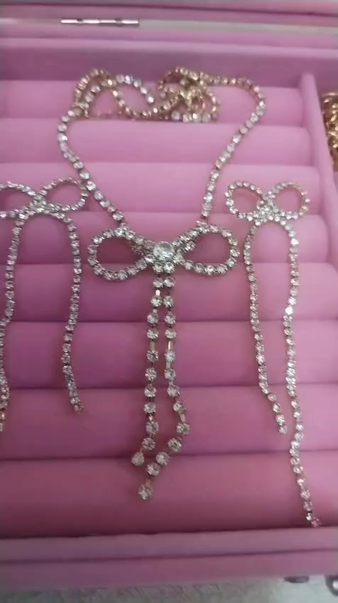 بوكس اكسسوارات سعرة 10 الاف دينار هو و البي❤❤


**إذا كنت صاحب هذا الإعلان وتريد حذفه لأي سبب، رجاءا أرسل رسالة إلى الدعم الفني**