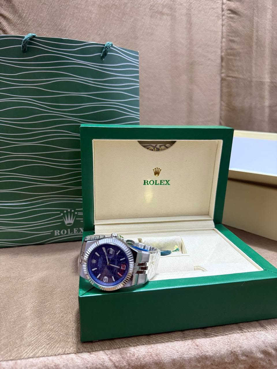 ساعة رولكس ماركه عالميه Rolex Land-Dweller
المواصفات
زجاج زفير مقاوم للخدوش
تاريخ الشهر
مقاومه لرذاذ الماء
مصنوعه من ستانلس ستيل مقاوم للصدء مع العلبه وكارتات الضمان والكتيبات والكيس مالتها (بكج ملكي)
كل هذا بسعر ٢٤ الف بدل 33 الف 
شرط الفحص امام المندوب


**إذا كنت صاحب هذا الإعلان وتريد حذفه لأي سبب، رجاءا أرسل رسالة إلى الدعم الفني**