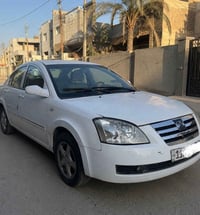 للبيع شيري A5 شيري اي فايف 2012، لون أبيض، رقم بغداد (دولي)، باسمي، سن...